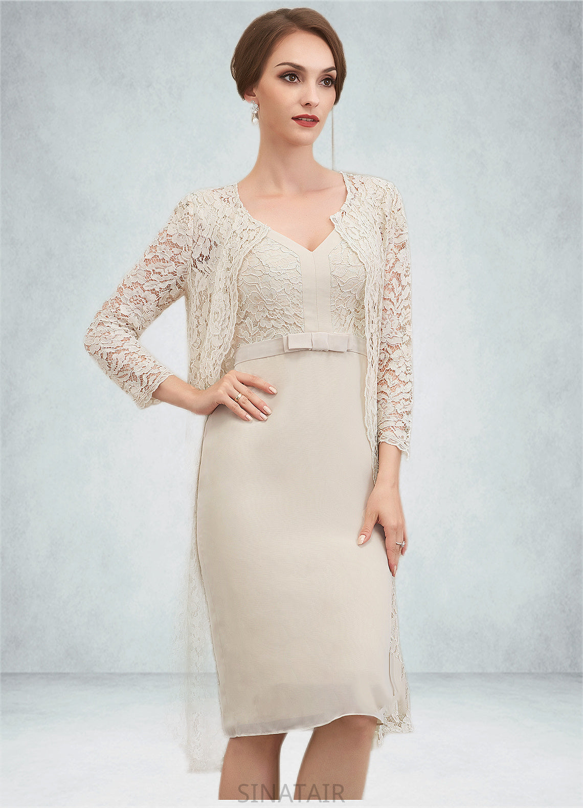 Seraphina Sheath/Column V-neck Knee-Length Chiffon Lace Mother of the Bride Dress With Bow(s) DH126P0014924