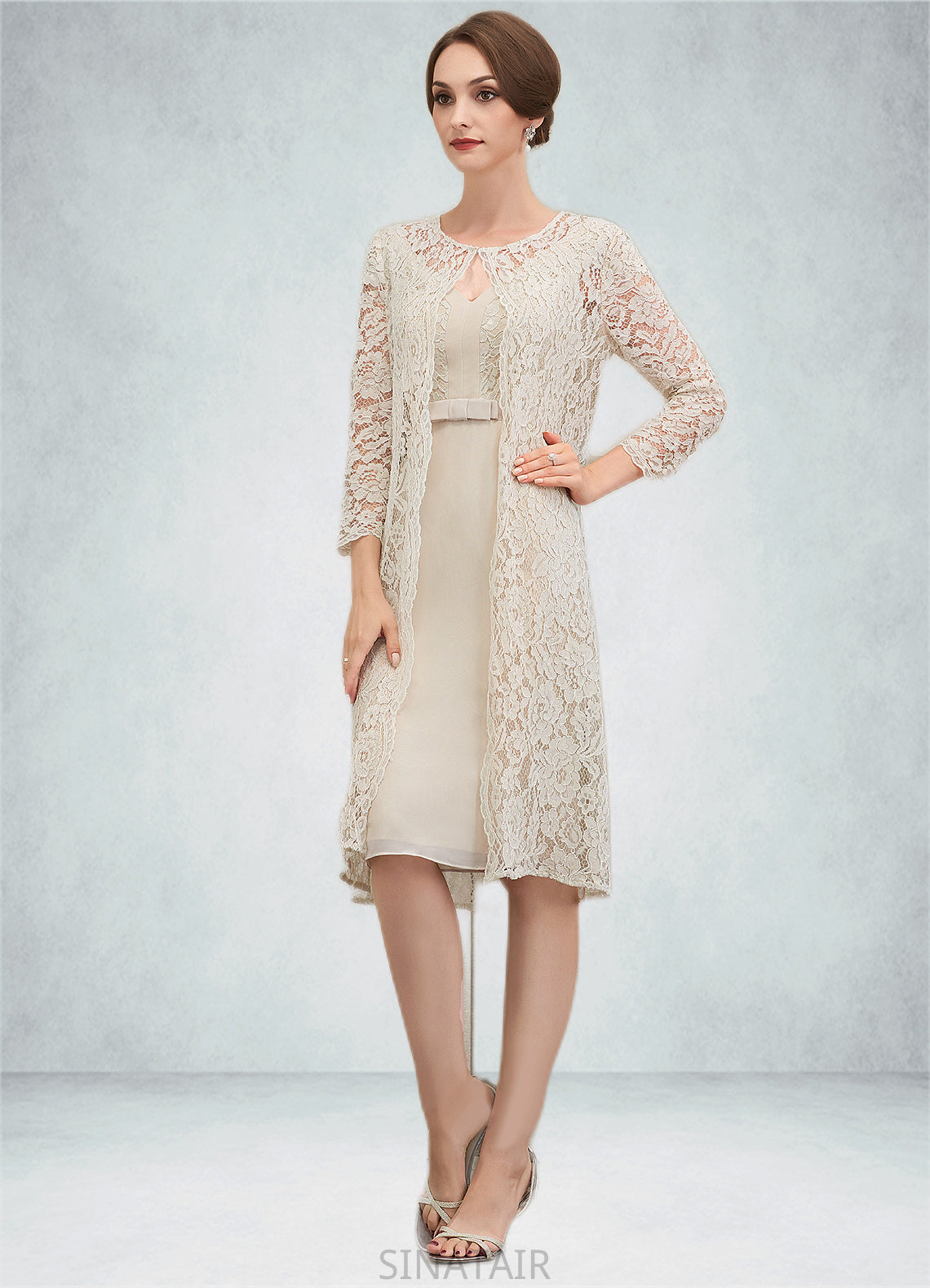 Seraphina Sheath/Column V-neck Knee-Length Chiffon Lace Mother of the Bride Dress With Bow(s) DH126P0014924