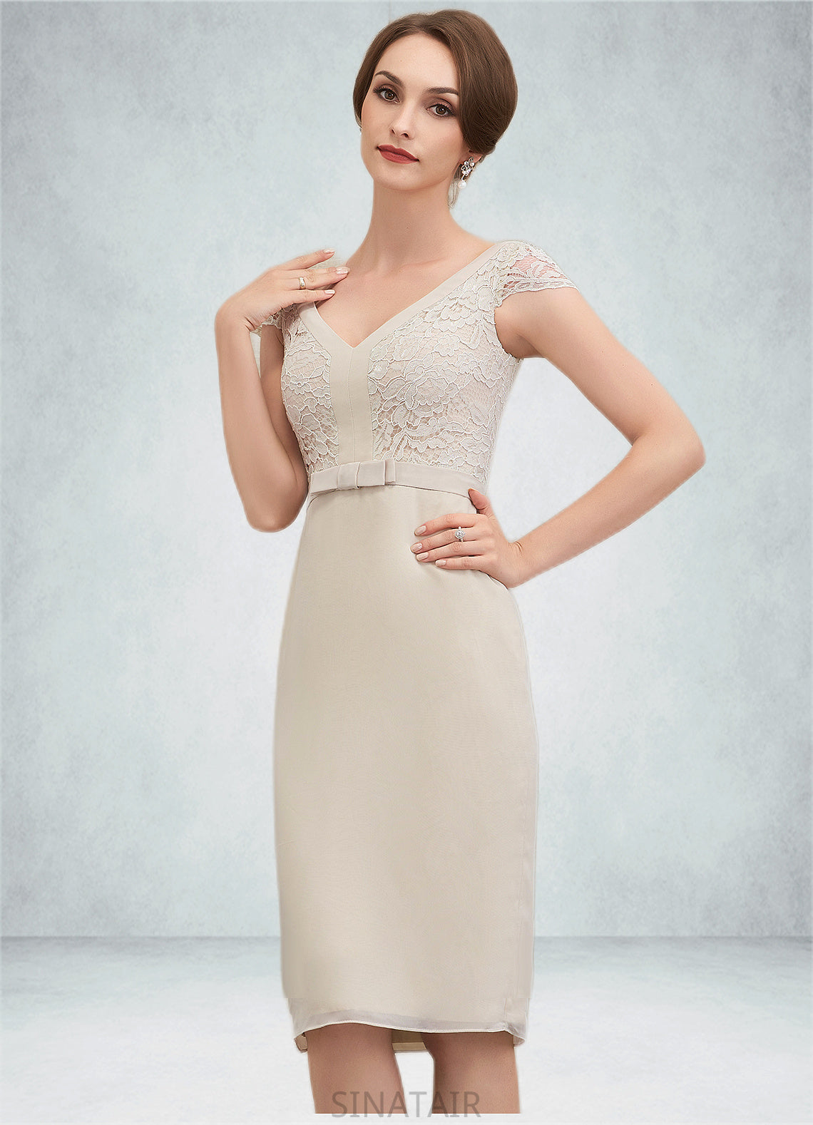 Seraphina Sheath/Column V-neck Knee-Length Chiffon Lace Mother of the Bride Dress With Bow(s) DH126P0014924