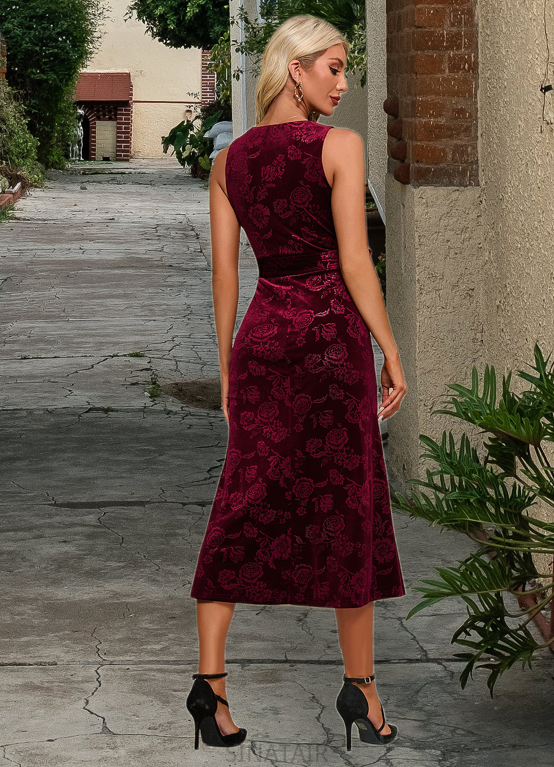 Juliet Flower V-Neck Elegant A-line Velvet Midi Dresses DHP0022504