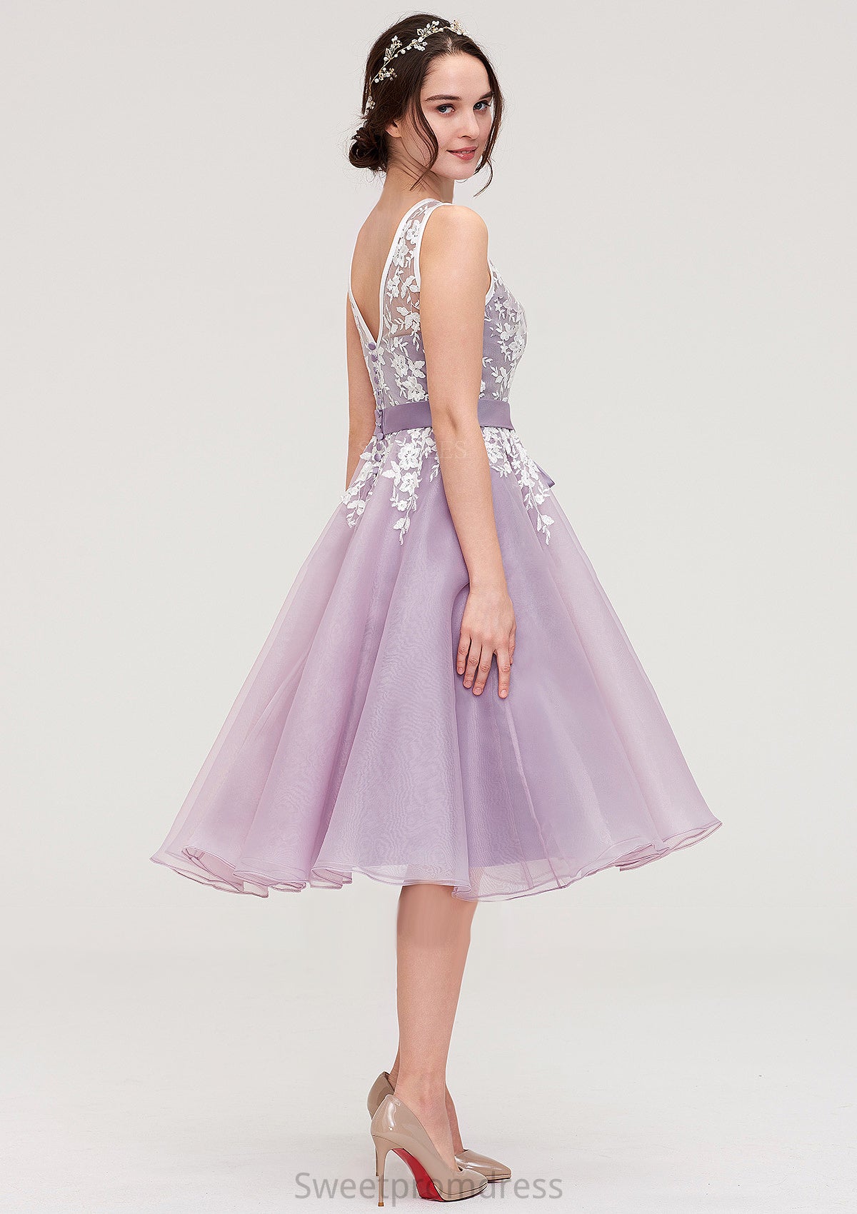 Bateau Sleeveless Organza Knee-Length A-line/Princess Bridesmaid Dresses With Sashes Lace Shyanne DHP0025358