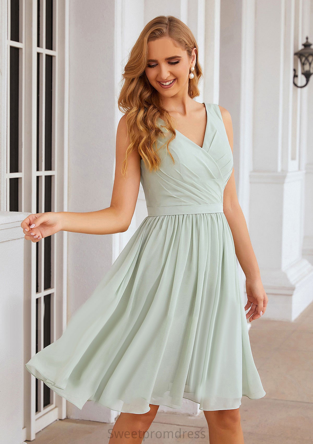 A-line V Neck Sleeveless Chiffon Knee-Length Bridesmaid Dresses With Pleated Waistband Patti DHP0025383