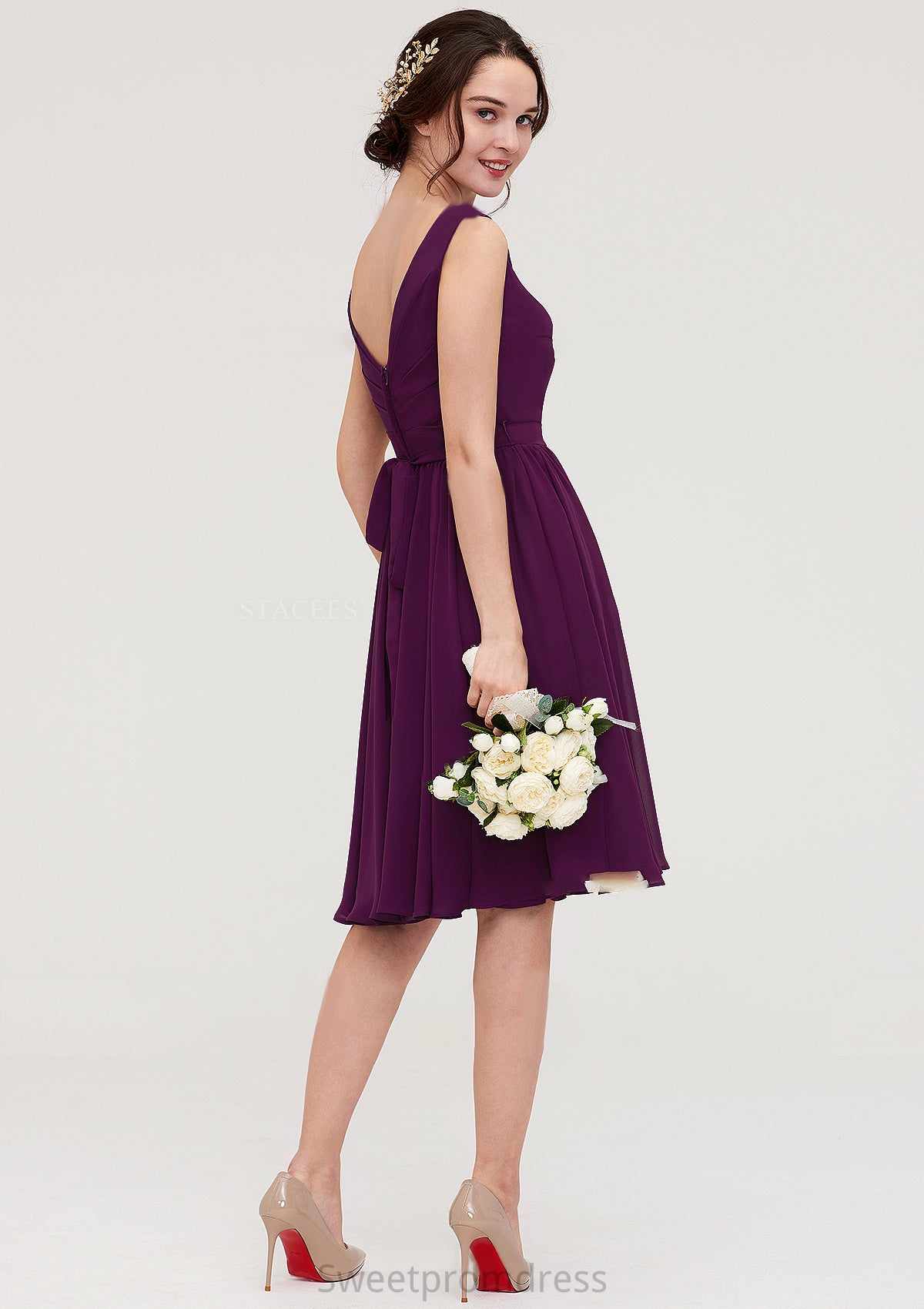 Sleeveless V Neck Chiffon A-line/Princess Knee-Length Bridesmaid Dresses With Pleated Kierra DHP0025401