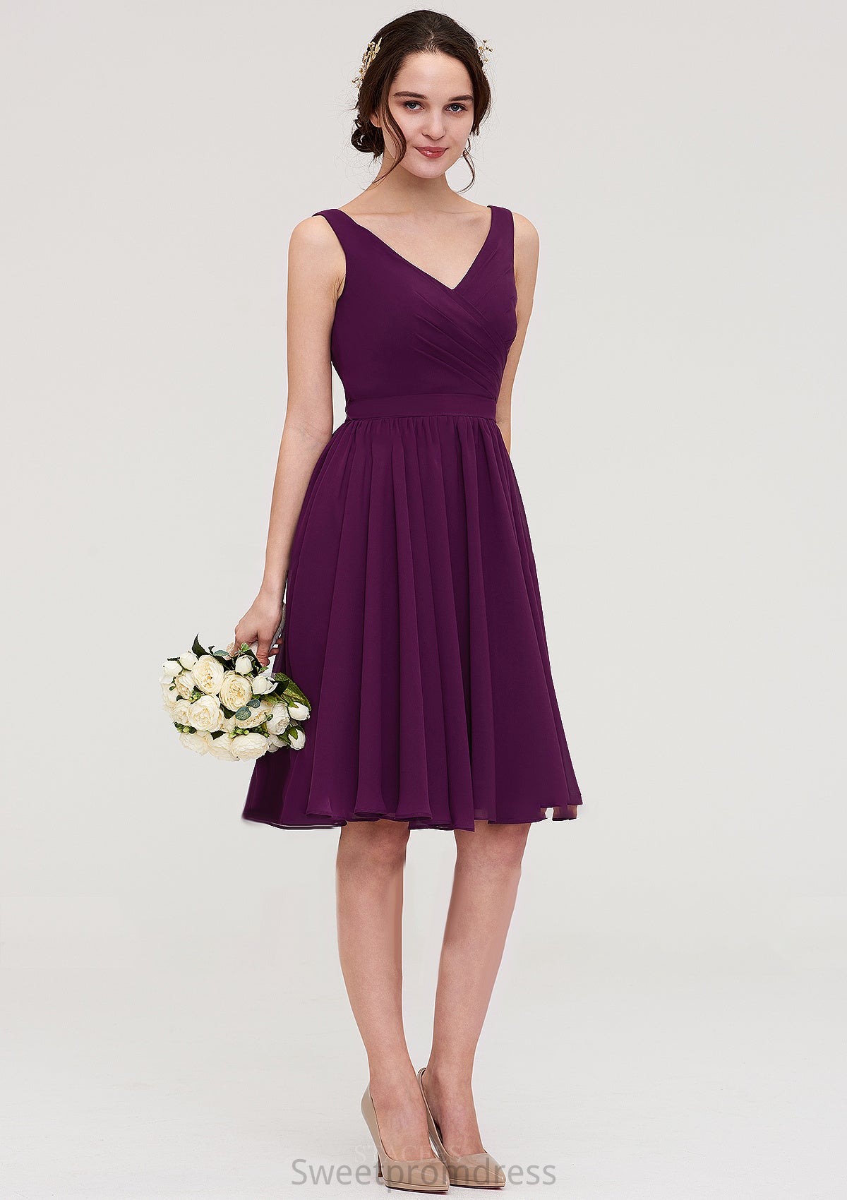 Sleeveless V Neck Chiffon A-line/Princess Knee-Length Bridesmaid Dresses With Pleated Kierra DHP0025401