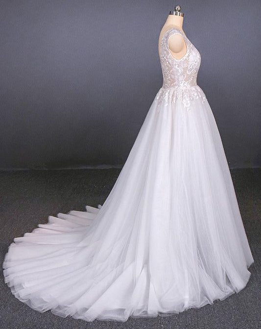 A Line Straps V Neck Lace Appliques Tulle Wedding Dresses Long Wedding Gowns SJS15034