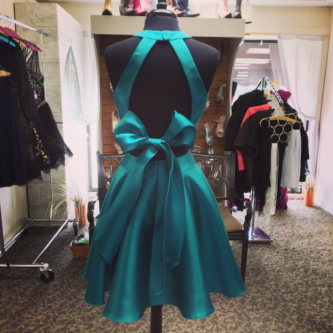 Halter Sleeveless Cut Two Pieces A Line Homecoming Dresses Satin Johanna Out Bow Knot Teal Pleated