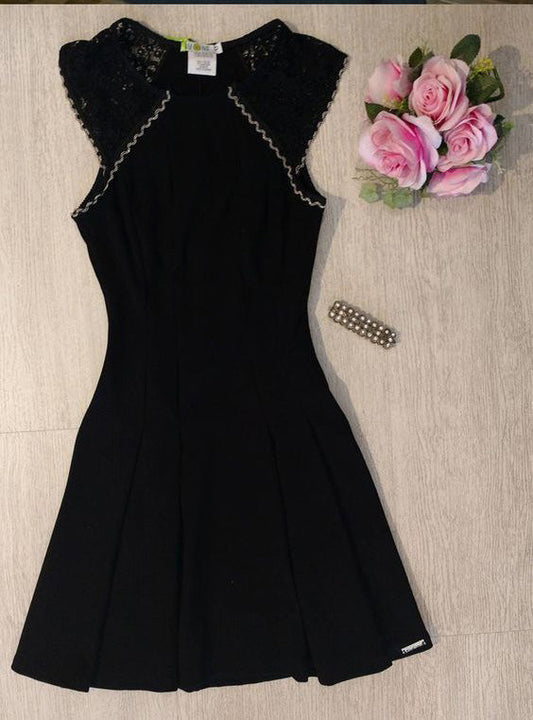 A-Line Jewel Short Black Phyllis Homecoming Dresses Lace 2024