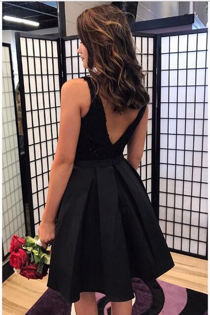 A-Line V-Neck Black 2024 Lace Homecoming Dresses Adriana With