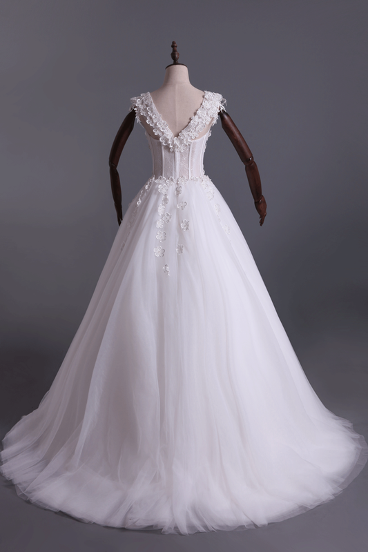 Wedding Dresses Off Shoulder With Handmade Flowers And Chapel Train