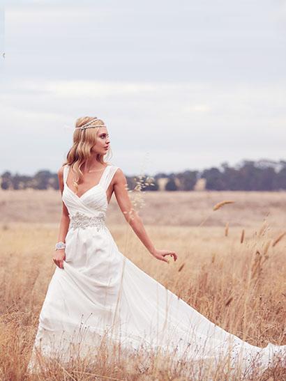 A Line V neck Ivory Wedding Dresses Rustic Modest Bride Gowns