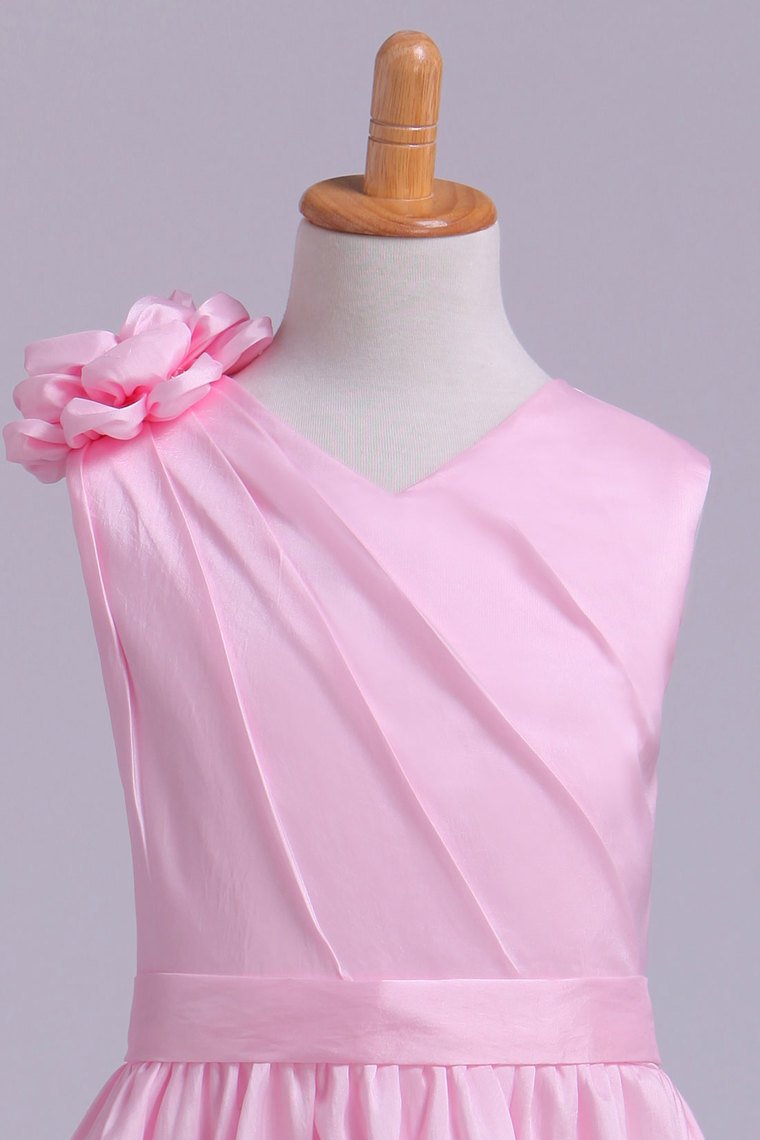 V Neck Flower Girl Dresses A Line Knee Length Taffeta