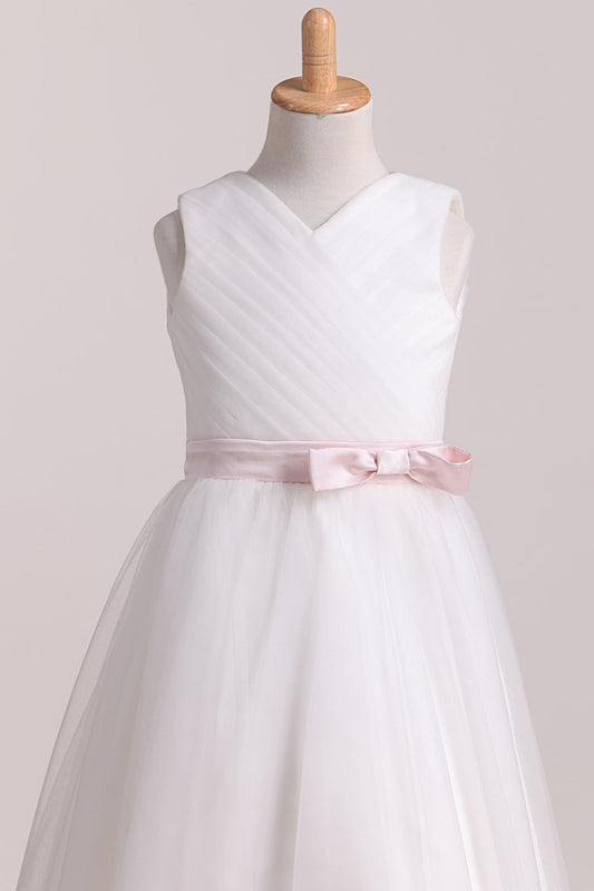 Sweep Train Tulle Flower Girl Dresses A Line V Neck