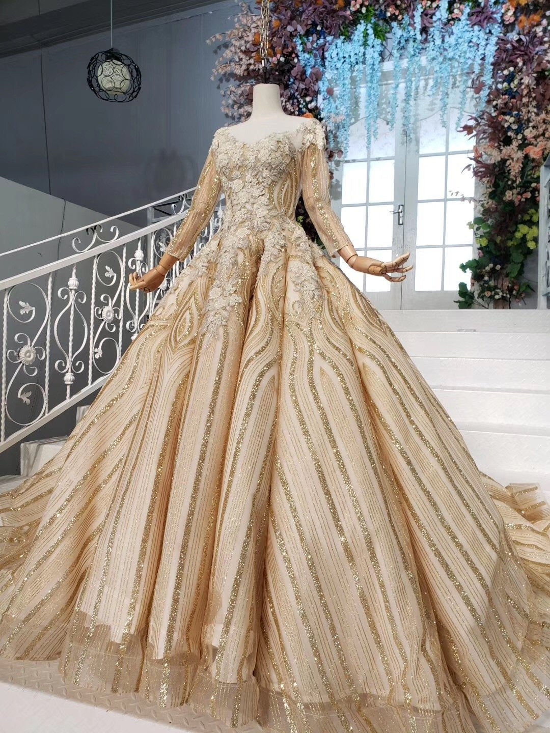 Long Sleeve Ball Gown Beads Lace Appliques Prom Dresses Sequins Quinceanera Dresses SRS15241