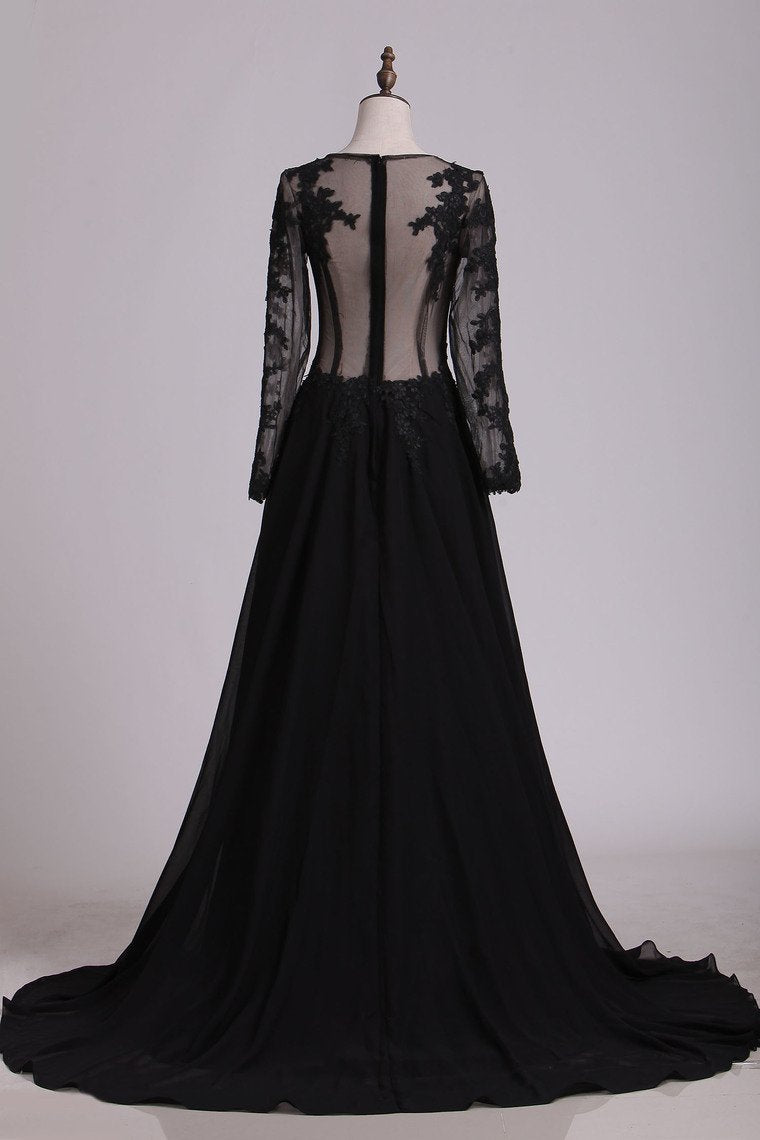 2024 Black Long Sleeves Scoop Prom Dresses With Applique & Slit Chiffon