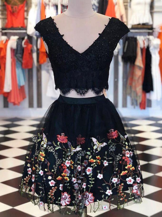 V Homecoming Dresses Lace Diamond Two Pieces Neck Dresses Short Black With Floral CD1881