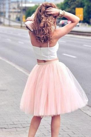 Simple Two Pieces A-line Scoop Spaghetti Straps Tulle Ruffles Short Homecoming Dresses JS942