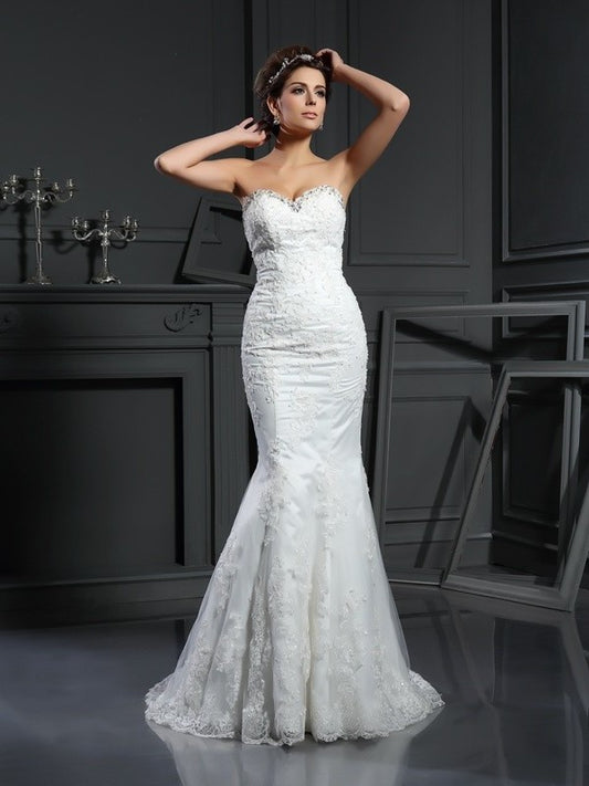 Long Sleeveless Sheath/Column Beading Sweetheart Net Wedding Dresses