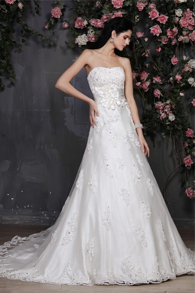 Strapless Beading Sleeveless A-Line/Princess Applique Flower Hand-Made Net Wedding Dresses