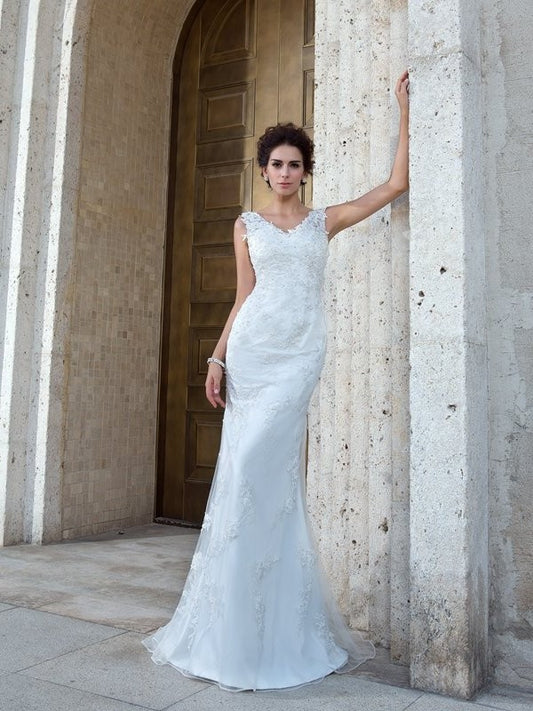 Trumpet/Mermaid Applique V-neck Sleeveless Long Net Wedding Dresses