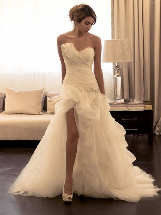 Sweep/Brush Sweetheart Organza Beading Gown Ball Sleeveless Train Wedding Dresses