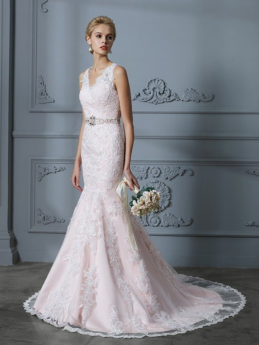 Sleeveless Tulle V-neck Trumpet/Mermaid Applique Court Train Wedding Dresses