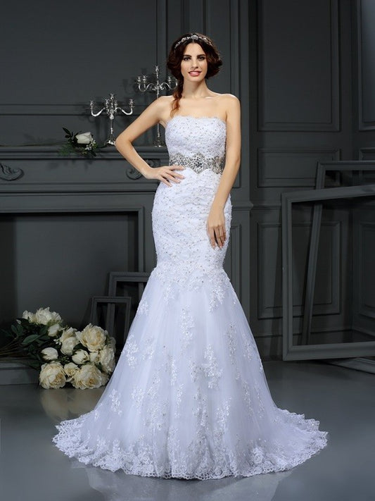 Long Trumpet/Mermaid Sleeveless Beading Strapless Lace Wedding Dresses