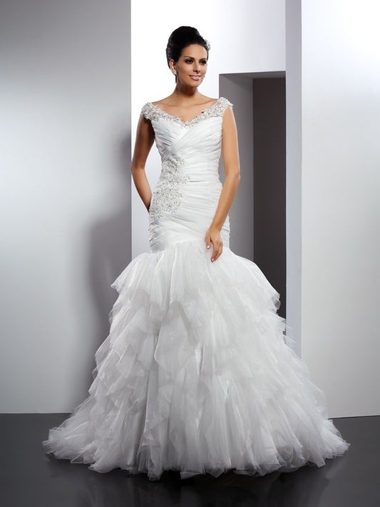 Long Trumpet/Mermaid Sleeveless V-neck Applique Tulle Wedding Dresses