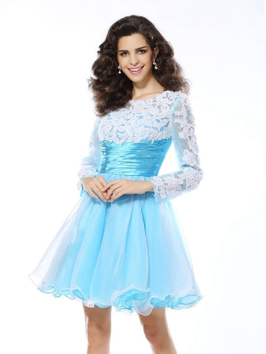 A-Line/Princess Homecoming Dresses Scoop April Applique Long Sleeves Short Elastic Woven Satin Cocktail Dresses