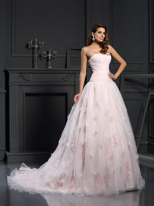 Sweetheart Ball Ruffles Long Sleeveless Gown Organza Wedding Dresses