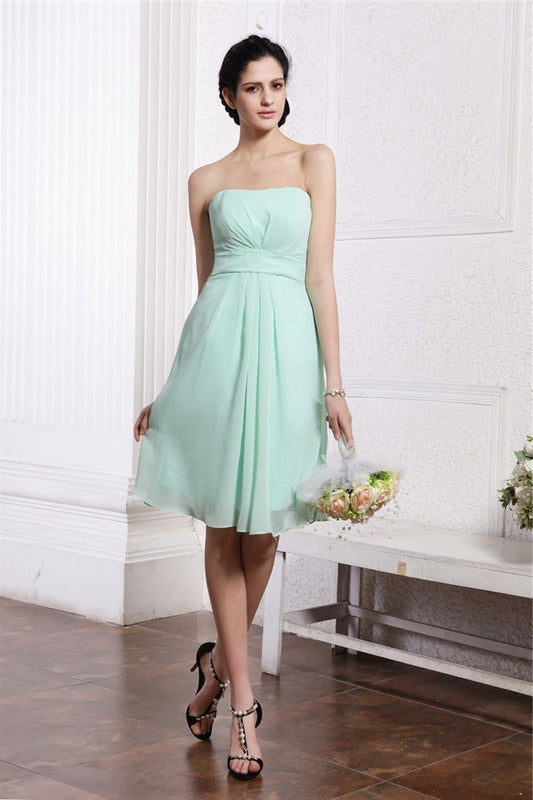 Sheath/Column Strapless Pleats Sleeveless Short Chiffon Bridesmaid Dresses