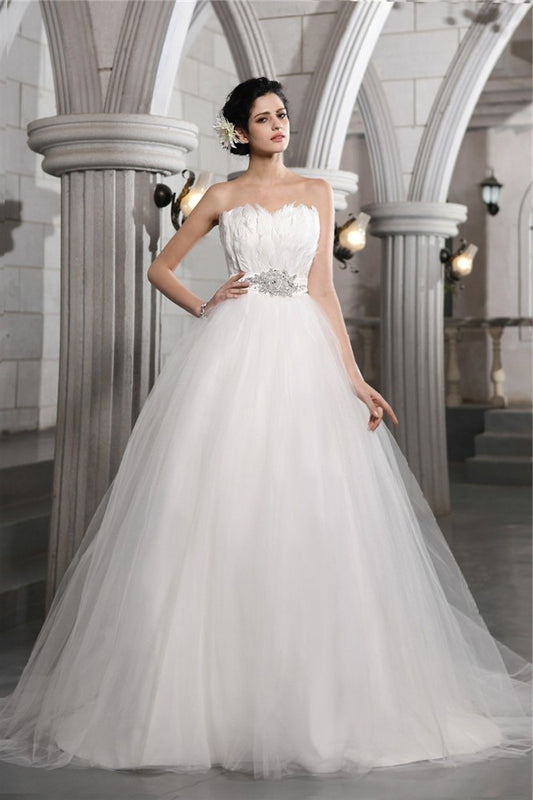 Sleeveless Long Strapless Feather Gown Beading Ball Net Wedding Dresses