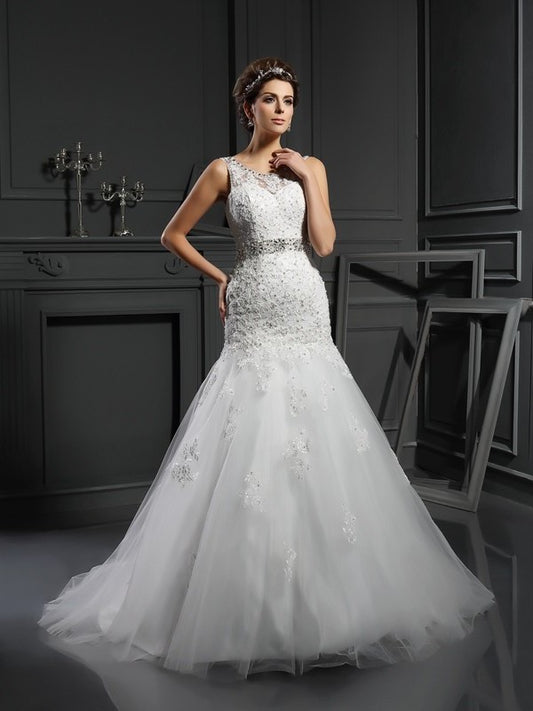 Sheath/Column Scoop Long Sleeveless Applique Net Wedding Dresses