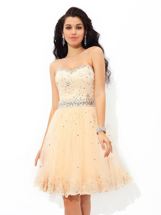 A-Line/Princess Sweetheart Beading Harper Sleeveless Short Satin Homecoming Dresses Cocktail Dresses