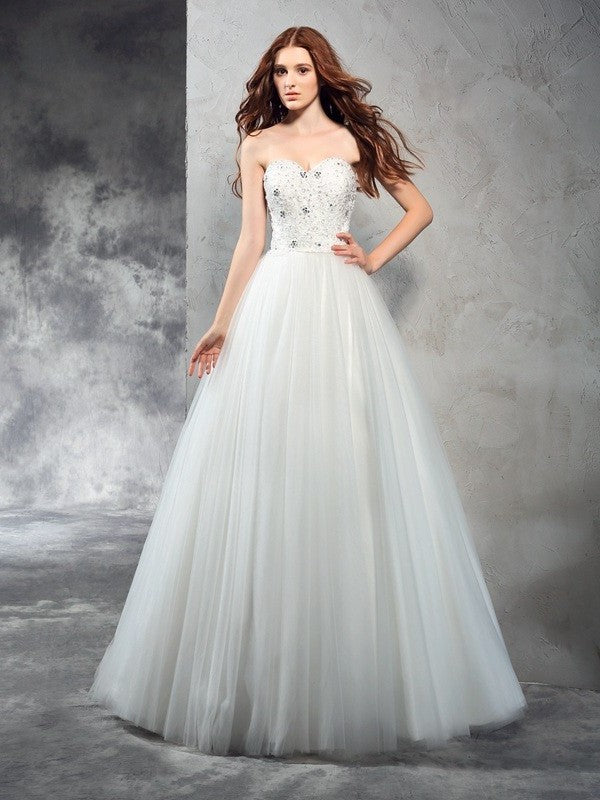 Sweetheart Sleeveless A-Line/Princess Long Beading Net Wedding Dresses