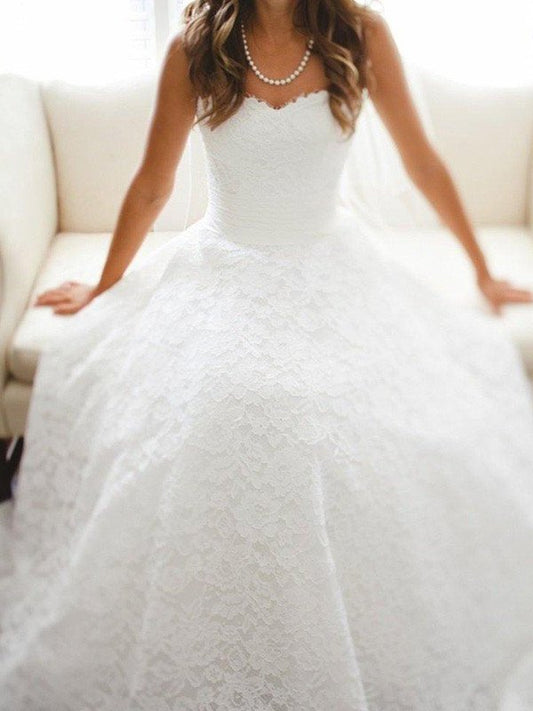 A-Line/Princess Sleeveless Train Sweetheart Cathedral Lace Wedding Dresses