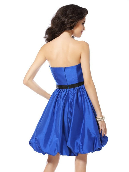 A-Line/Princess Sweetheart Hand-Made Flower Sleeveless Short Taffeta Alison Cocktail Dresses Homecoming Dresses