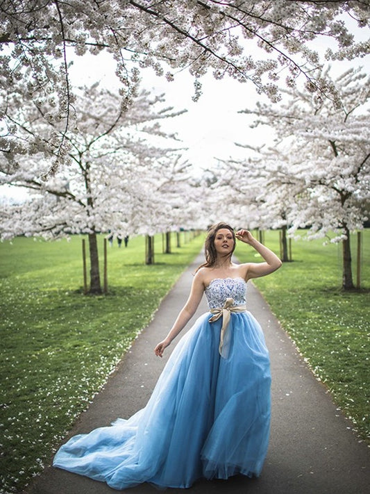 Tulle Train Ball Sweep/Brush Gown Sleeveless Sweetheart Applique Dresses