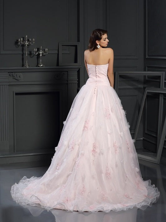 Sweetheart Ball Ruffles Long Sleeveless Gown Organza Wedding Dresses