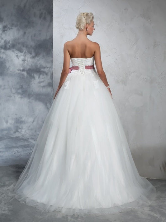 Strapless Long Ball Gown Bowknot Sleeveless Net Wedding Dresses