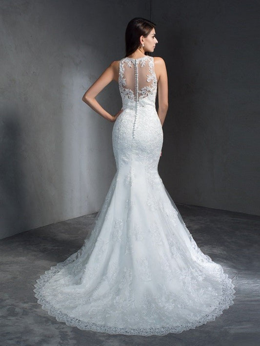 Long Sleeveless Scoop Applique Trumpet/Mermaid Lace Wedding Dresses