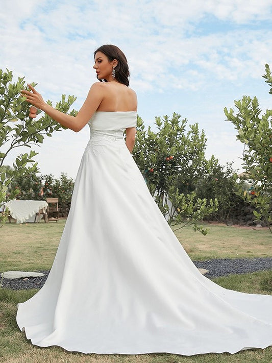 Satin Sleeveless Ruched A-Line/Princess Sweep/Brush Strapless Train Wedding Dresses