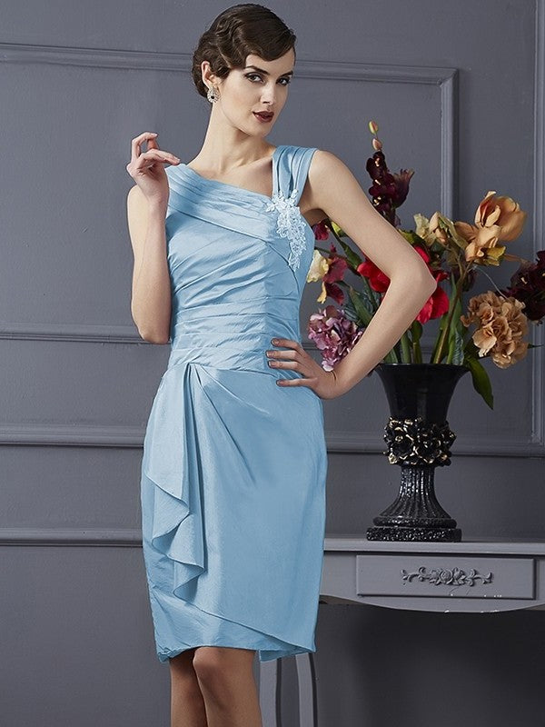 Short Sheath/Column Sleeveless Applique Taffeta Bridesmaid Dresses