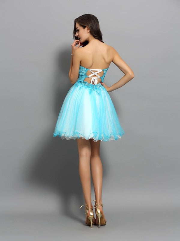 A-Line/Princess Sweetheart Applique Beading Sleeveless Talia Short Satin Cocktail Homecoming Dresses Dresses