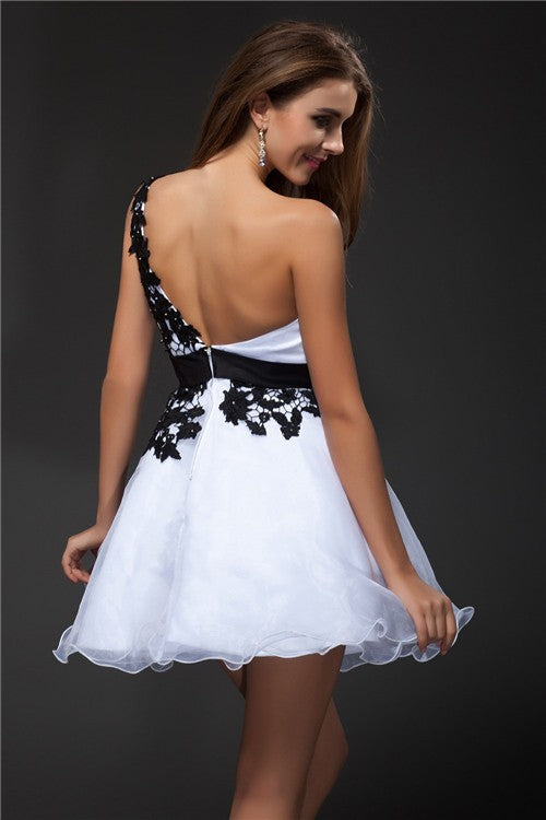 Empire Homecoming Dresses Strapless Applique Sleeveless Taniya Short Organza Cocktail Dresses