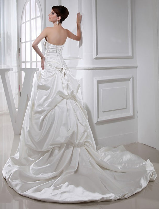 Sleeveless A-Line/Princess Strapless Beading Long Applique Satin Wedding Dresses