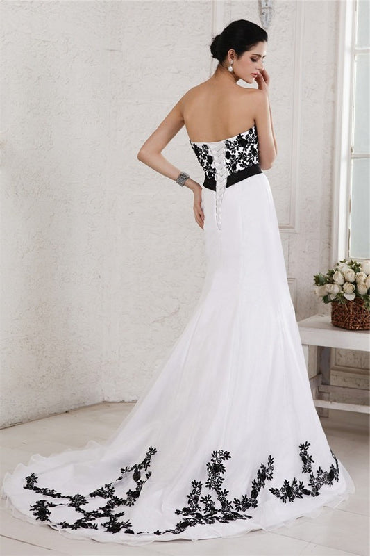 A-Line/Princess Long Embroidery Sweetheart Net Sash Sleeveless Satin Wedding Dresses