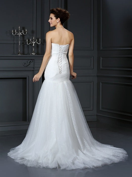 Sweetheart Sleeveless Sheath/Column Long Beading Net Wedding Dresses