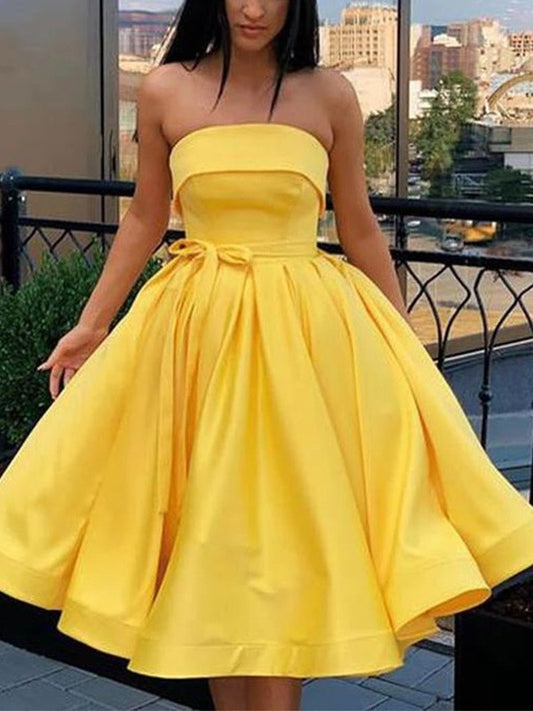 A-Line/Princess Sash/Ribbon/Belt Satin Strapless Sleeveless Knee-Length Homecoming Dresses