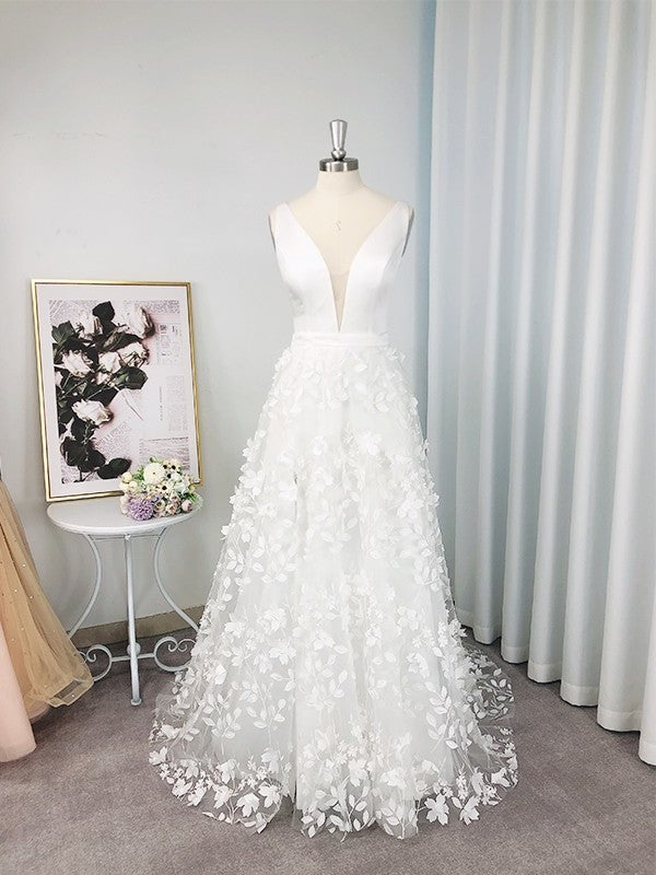 Applique Sleeveless Organza A-Line/Princess V-neck Sweep/Brush Train Wedding Dresses