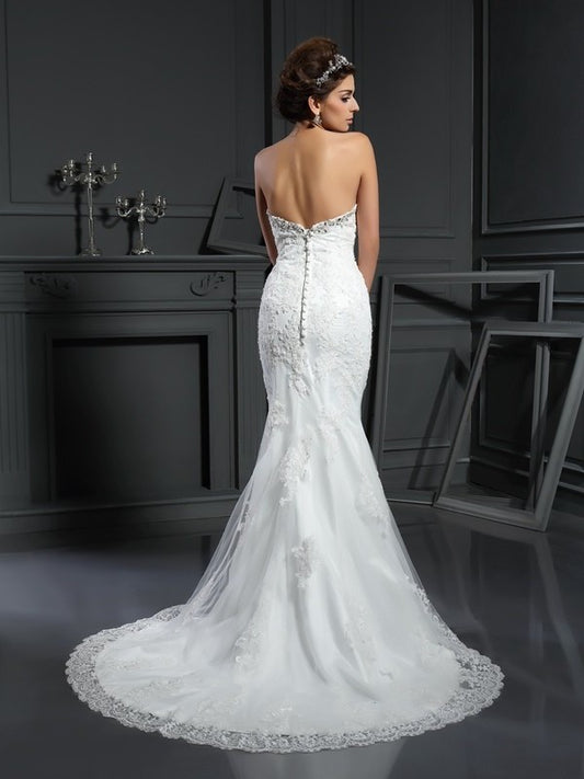 Long Sleeveless Sheath/Column Beading Sweetheart Net Wedding Dresses